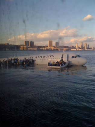 Hudson River plane crash iPhone photo